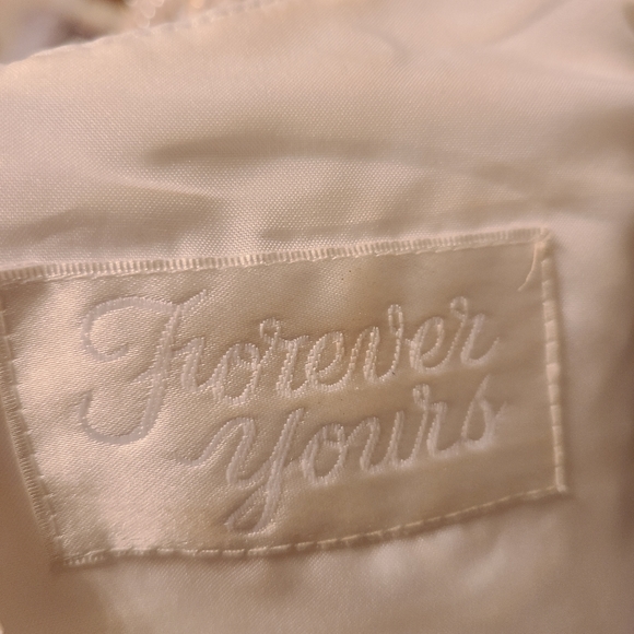 Simplistic Elegance - Picture 7 of 12